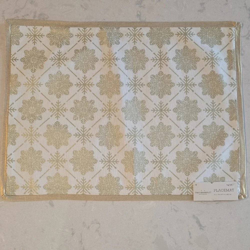 Christmas in July! Threshold Gold White Snowflake Placemats Set of 5 Holiday